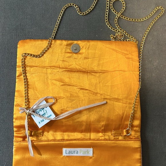 NWT Beaded Clutch - Picture 5 of 11